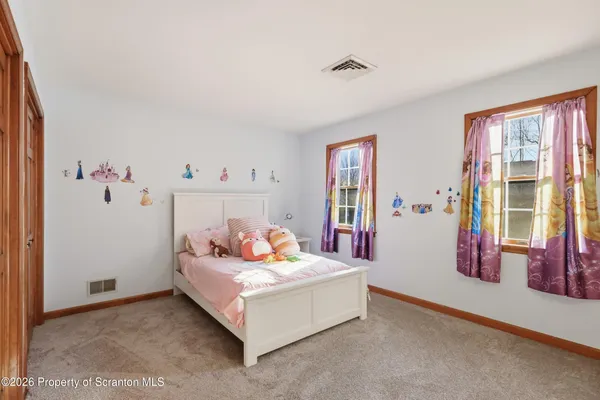 $764,900 | 302 Abbey Drive, Clarks Summit, PA 18411