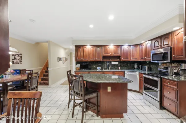 $764,900 | 302 Abbey Drive, Clarks Summit, PA 18411