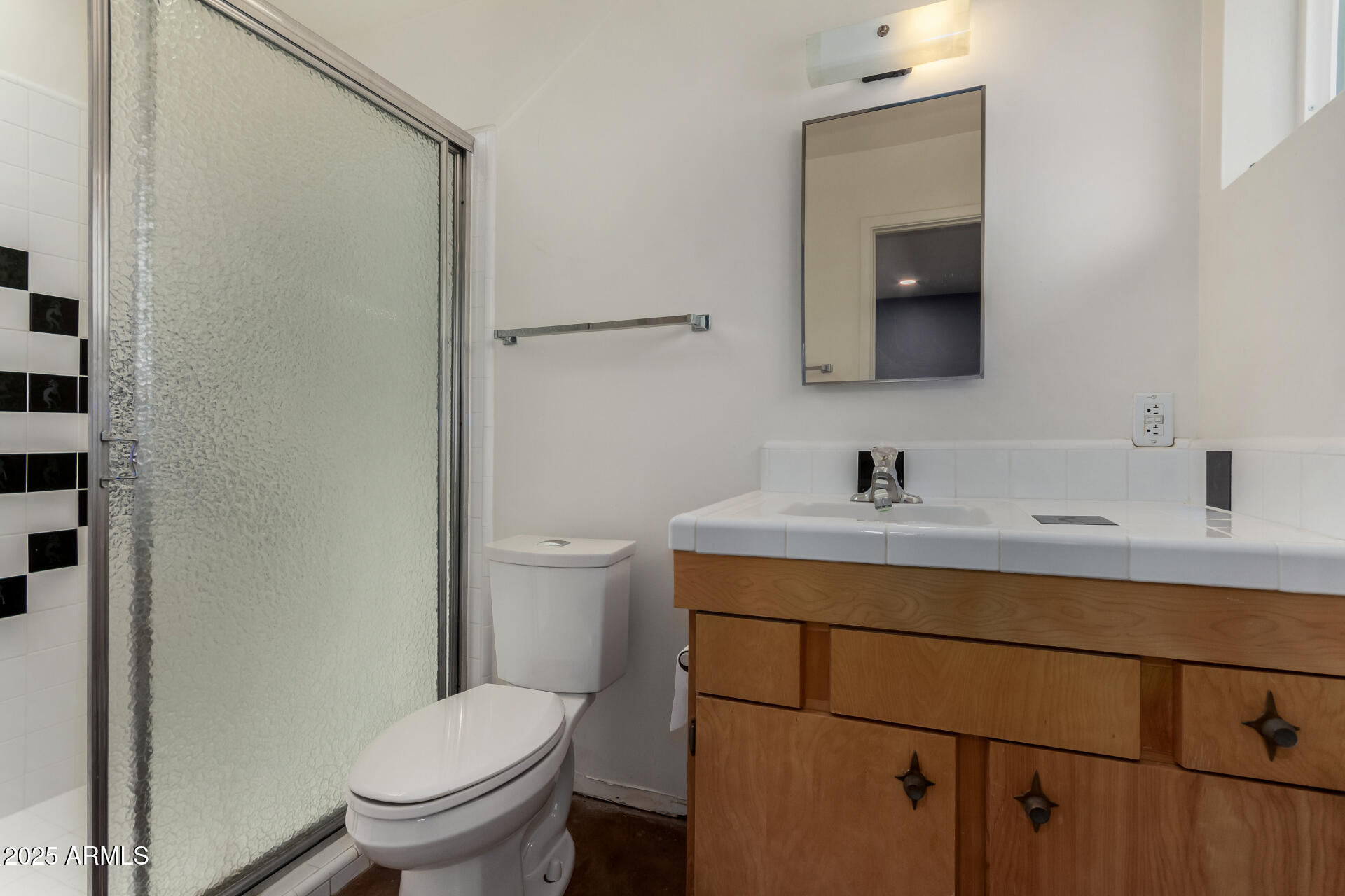 3030 East Shangri-La Road Phoenix, AZ 85028 - Photo 29 of 43 Primary Suite Bathroom