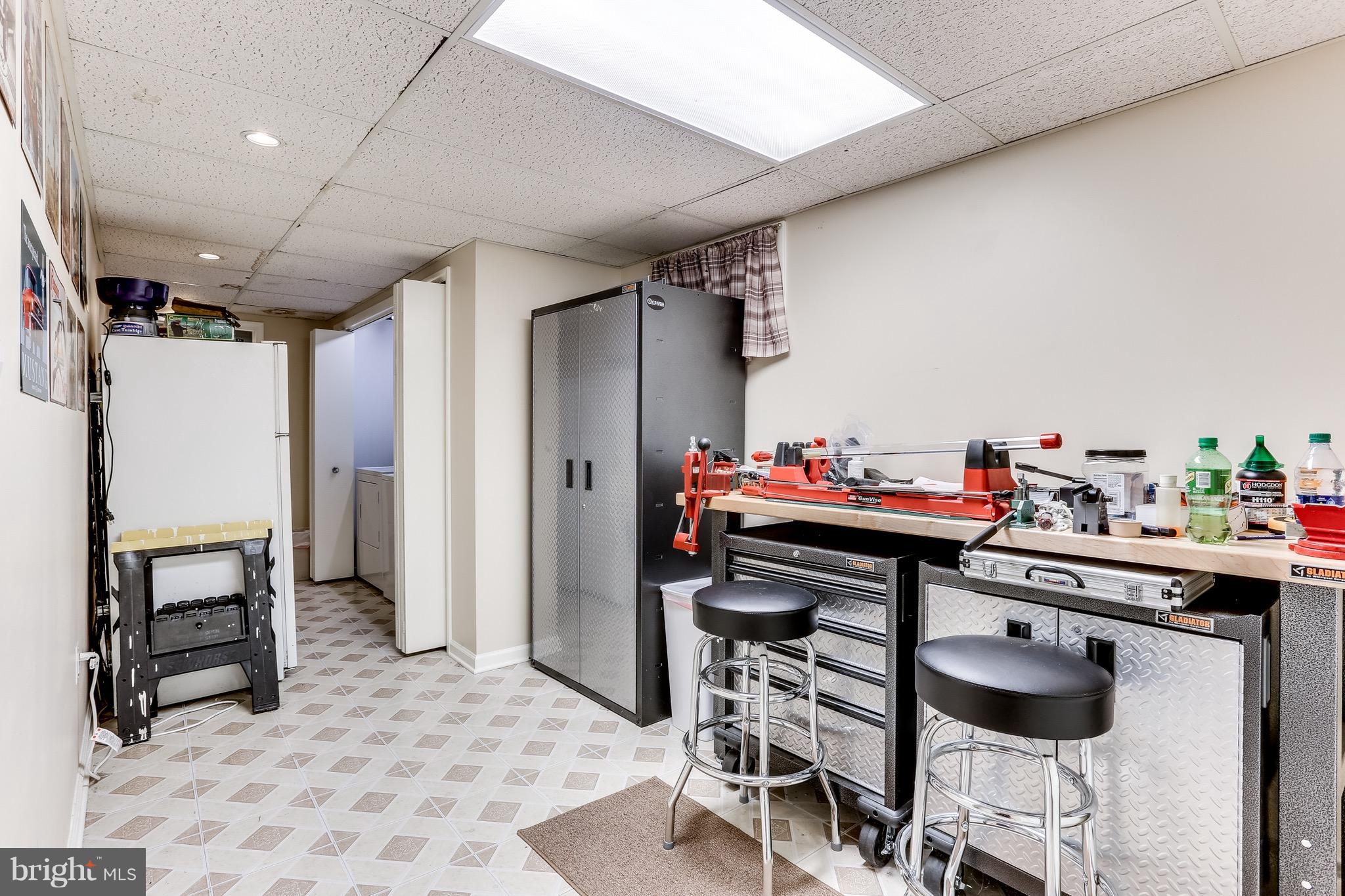 2229 Gablehammer Road Westminster, MD 21157 - Photo 25 of 30 a kitchen that has a table and chairs in it