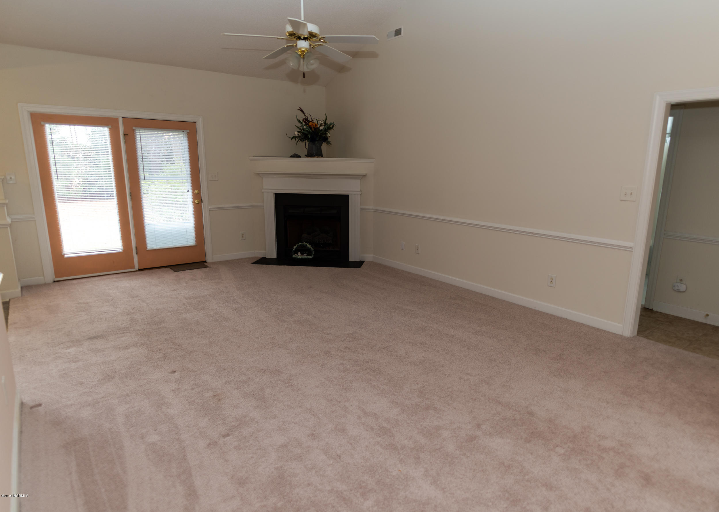 503 Neuchatel Road New Bern, NC 28562 - Photo 4 of 37 Living Area