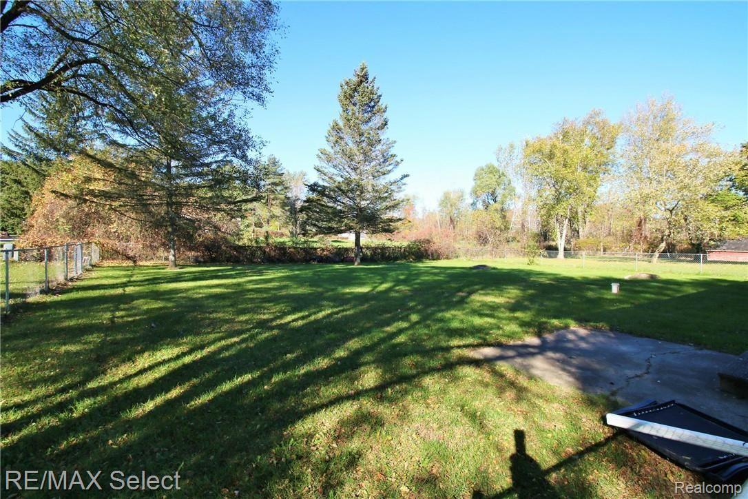 13345 North Bray Road Clio, MI 48420 - Photo 2 of 16 IMG_8529 (2).JPG