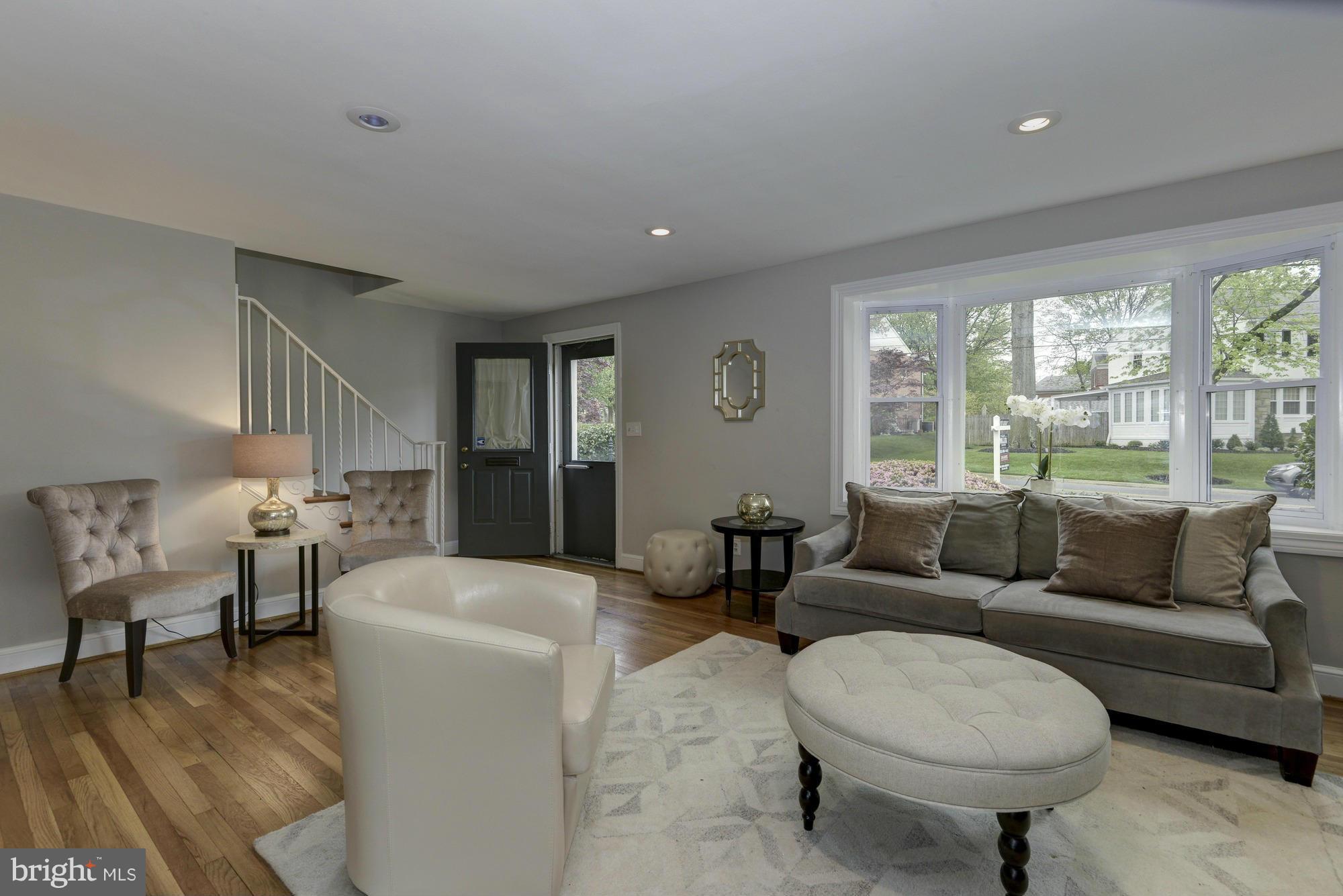 204 Indian Spring Drive Silver Spring, MD 20901 - Photo 5 of 25 Living Room