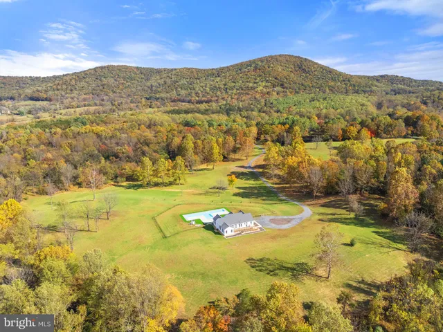 $2,099,900 | 4050 Carrington Road, Markham, VA 22643