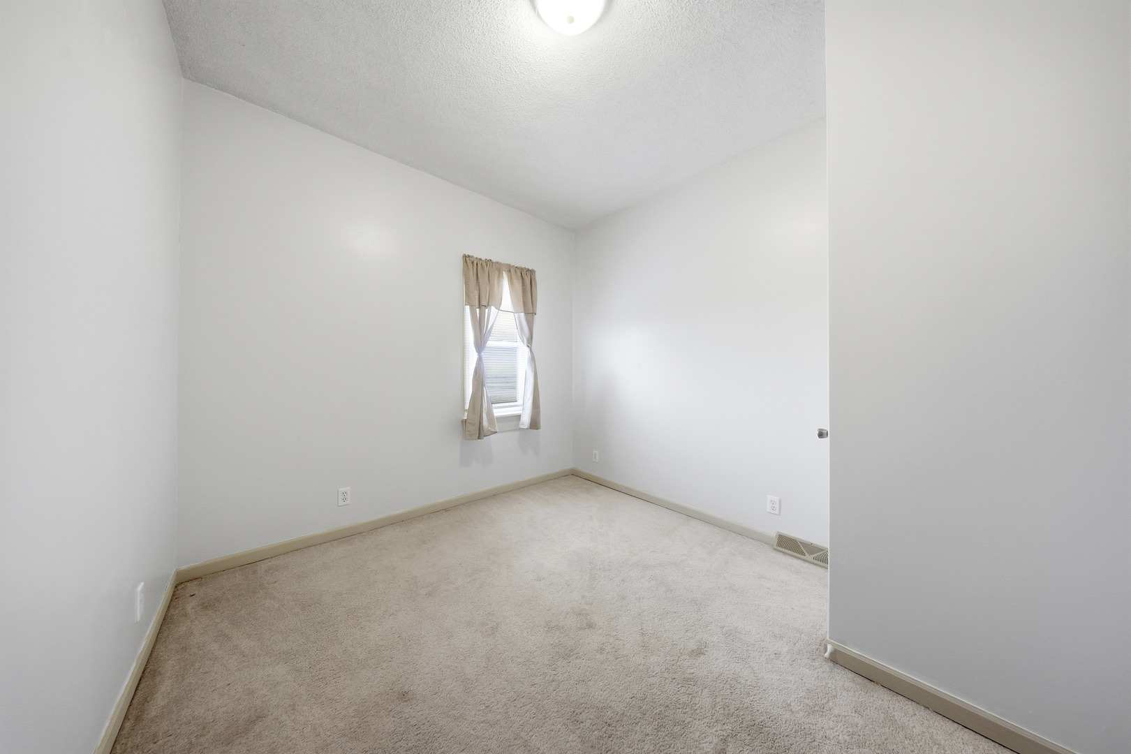 901 Hermann Road Lee, IL 60530 - Photo 20 of 42 a view of empty room