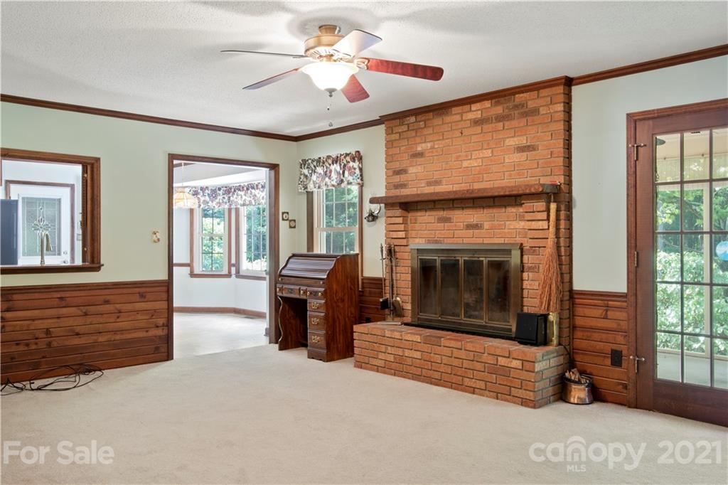 8665 Island Point Road Sherrills Ford, NC 28673 - Photo 14 of 40 Gallery Image 14