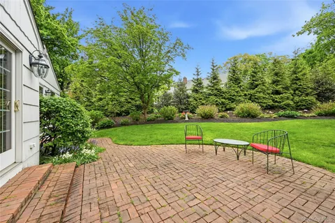 $1,200,000 | 77 Bay Drive East, Huntington, NY 11743