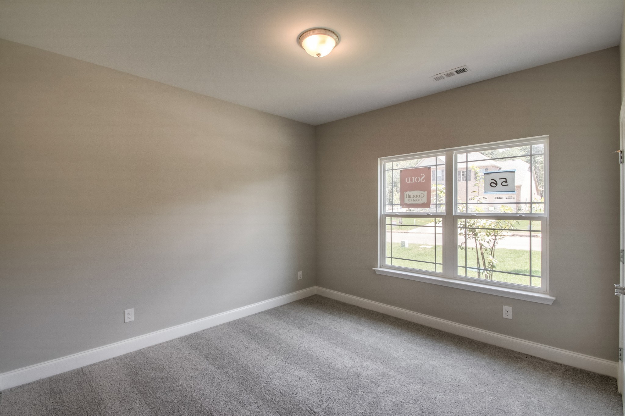 1529 Holton Road Gallatin, TN 37066 - Photo 27 of 33 an empty room with a window