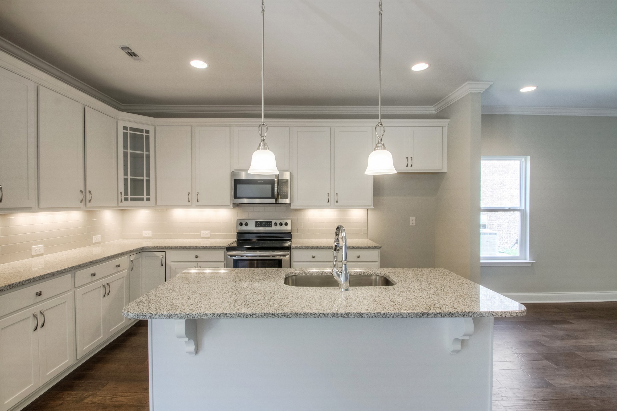1529 Holton Road Gallatin, TN 37066 - Photo 5 of 33 a kitchen with counter top space cabinets and appliances