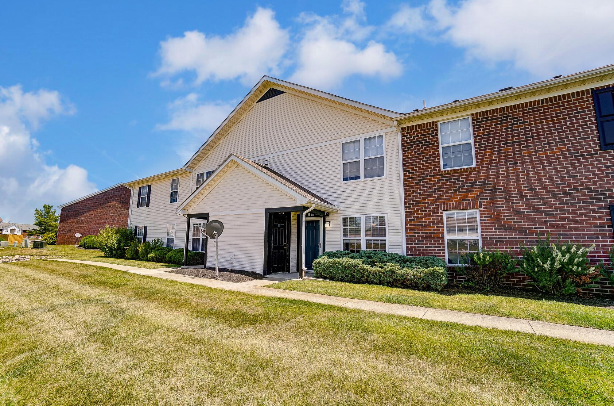 5536 Garden Ridge Columbus, OH 43228 - Photo 3 of 48 004