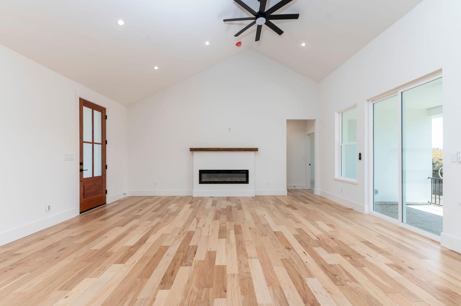 358 Oak Tree Circle Murphys, CA 95247 - Photo 7 of 70