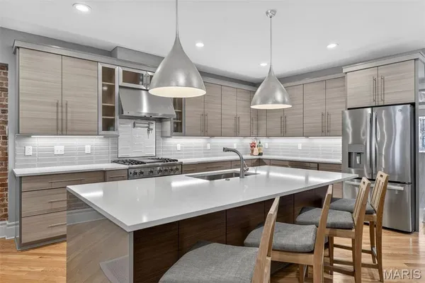 $650,000 | Undisclosed Address, St. Louis, MO 63116