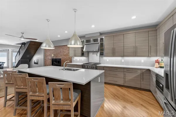 $650,000 | Undisclosed Address, St. Louis, MO 63116