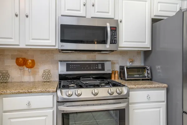 $3,600 | 1828 Barretts Glen Drive, Pearland, TX 77581