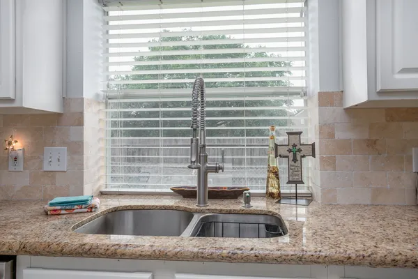 $3,600 | 1828 Barretts Glen Drive, Pearland, TX 77581
