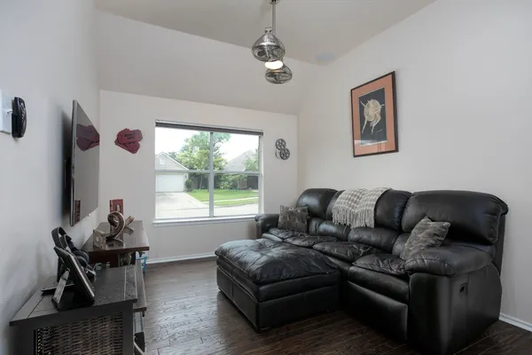 $3,600 | 1828 Barretts Glen Drive, Pearland, TX 77581