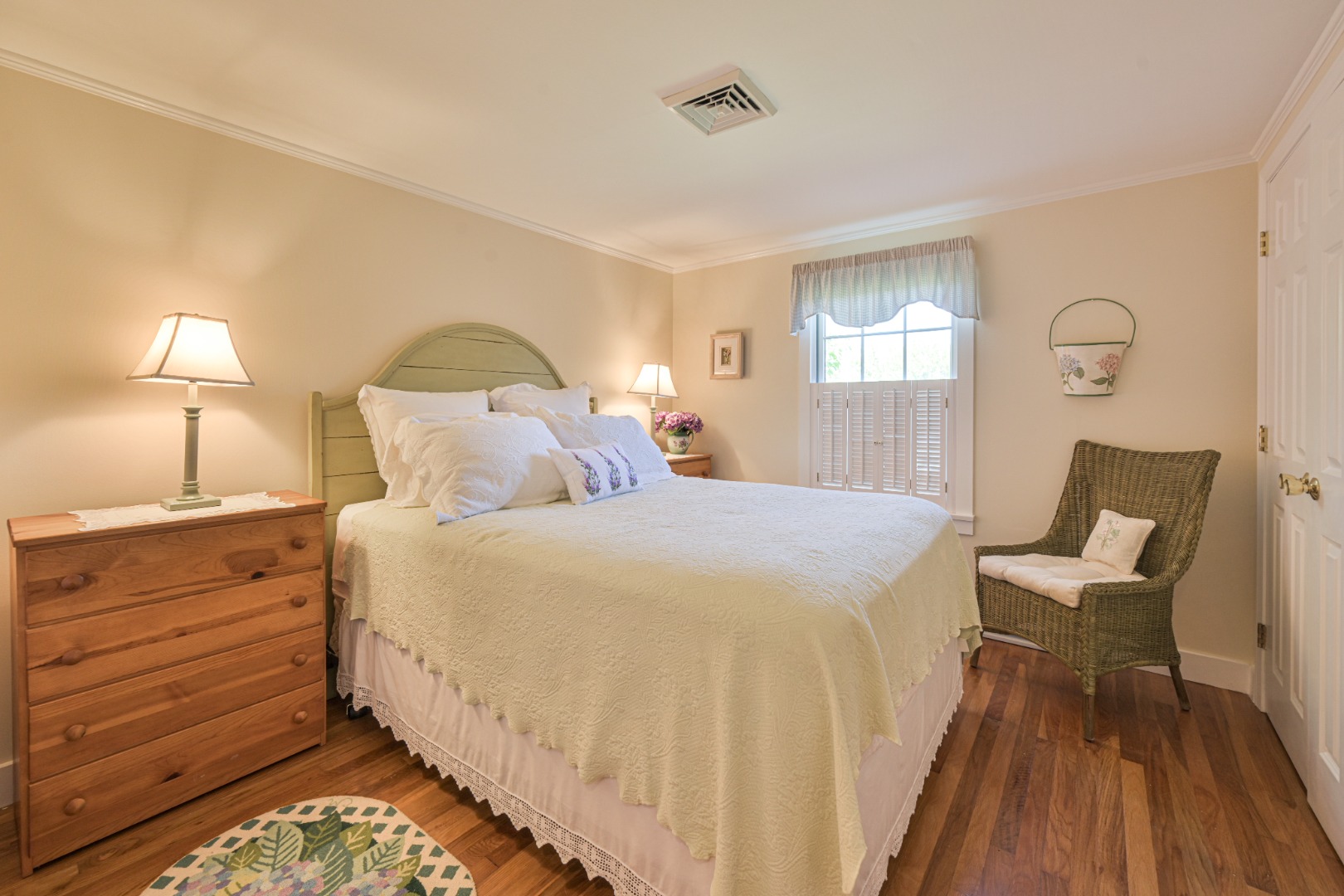78 Cliff Road Nantucket, MA 02554 - Photo 14 of 32 Gallery Image 14