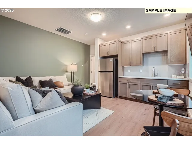 $699,900 | 8818 Southwest Peoria Lane, Tualatin, OR 97062