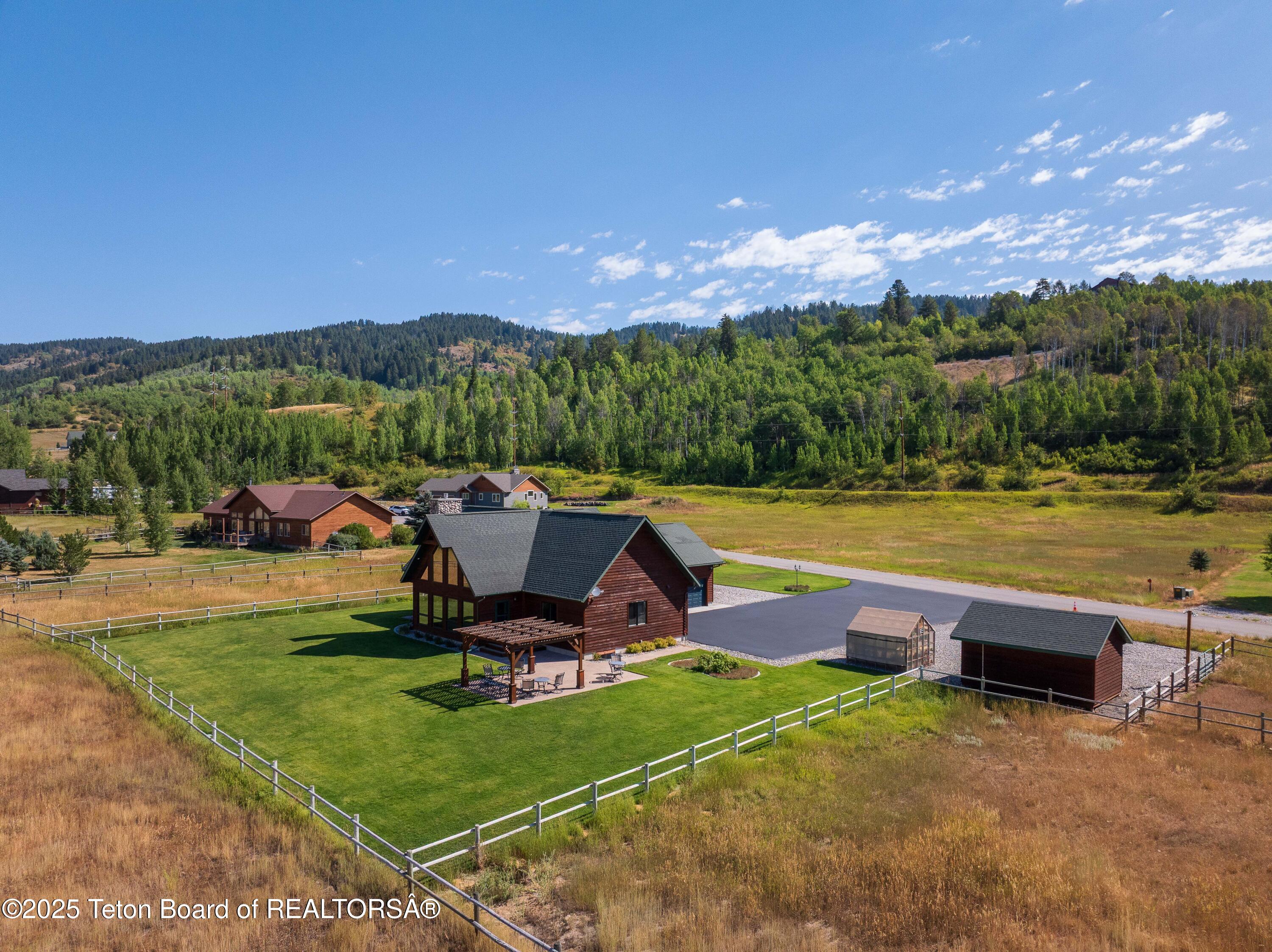 575 Buffalo Drive Alpine, WY 83128 - Photo 2 of 53 575 Buffalo Dr Alpine110004_0069_D