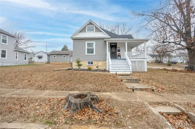 $229,900 | 422 North 7th Street, De Soto, MO 63020