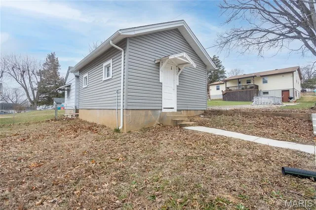 $229,900 | 422 North 7th Street, De Soto, MO 63020