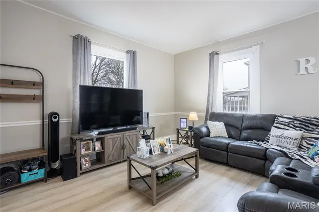 $229,900 | 422 North 7th Street, De Soto, MO 63020