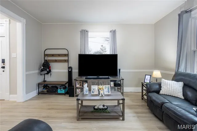 $229,900 | 422 North 7th Street, De Soto, MO 63020