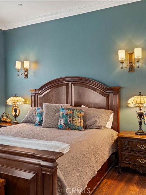 701 Rio Street Red Bluff, CA 96080 - Photo 40 of 72 a bedroom with two beds and lamp