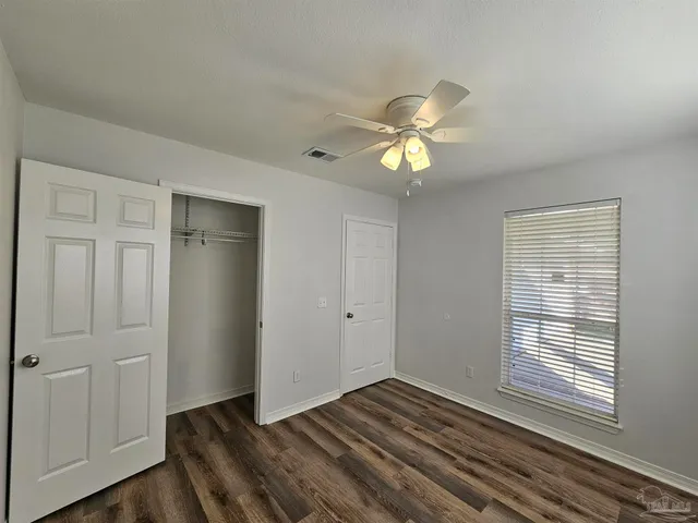 $2,050 | 28 Easton Street, Cantonment, FL 32533