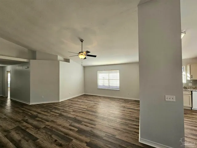 $2,050 | 28 Easton Street, Cantonment, FL 32533