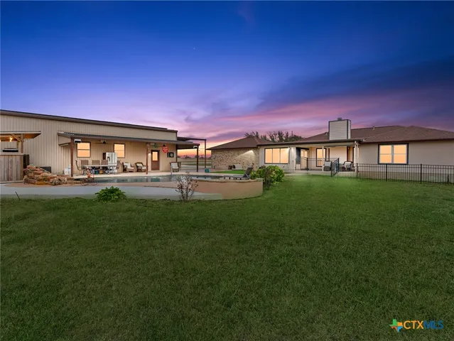 a view of a big room with a big yard