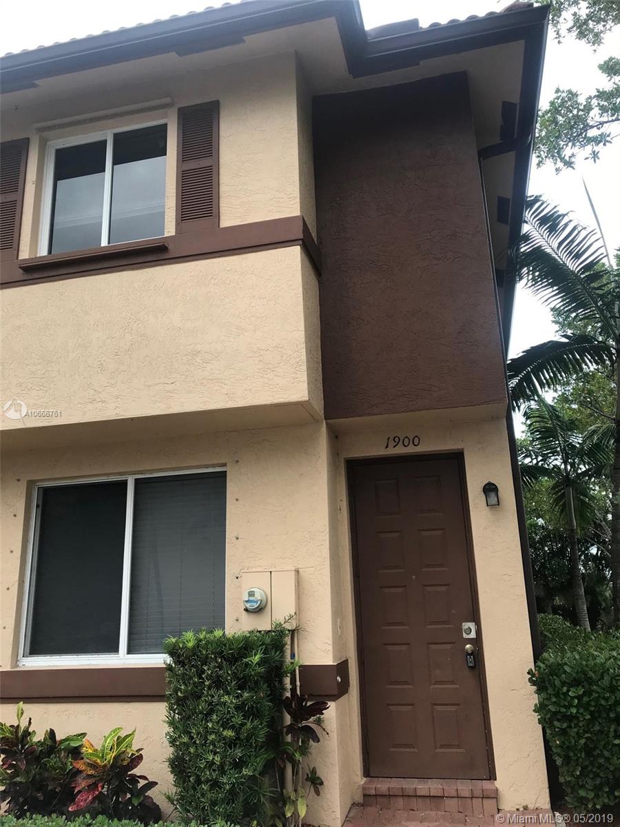 1900 Alamanda Way Riviera Beach, FL 33404 - Photo 1 of 11