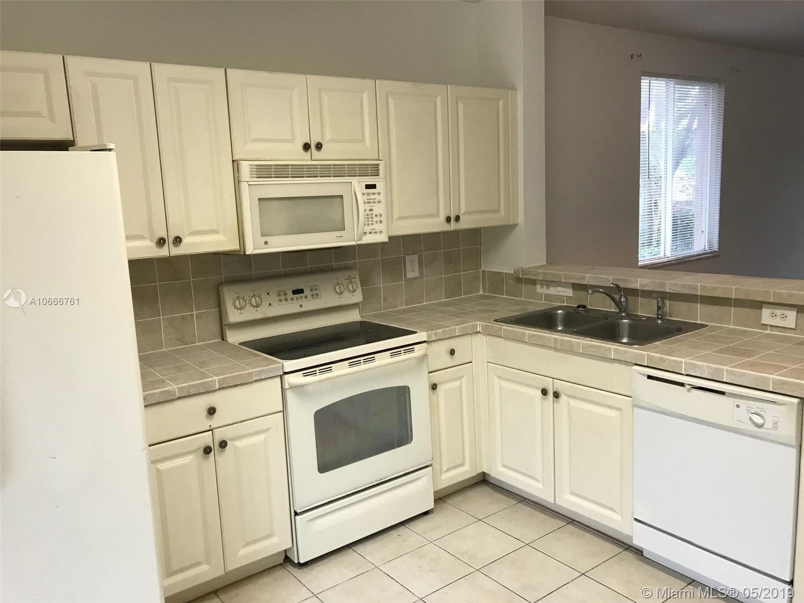 1900 Alamanda Way Riviera Beach, FL 33404 - Photo 3 of 11