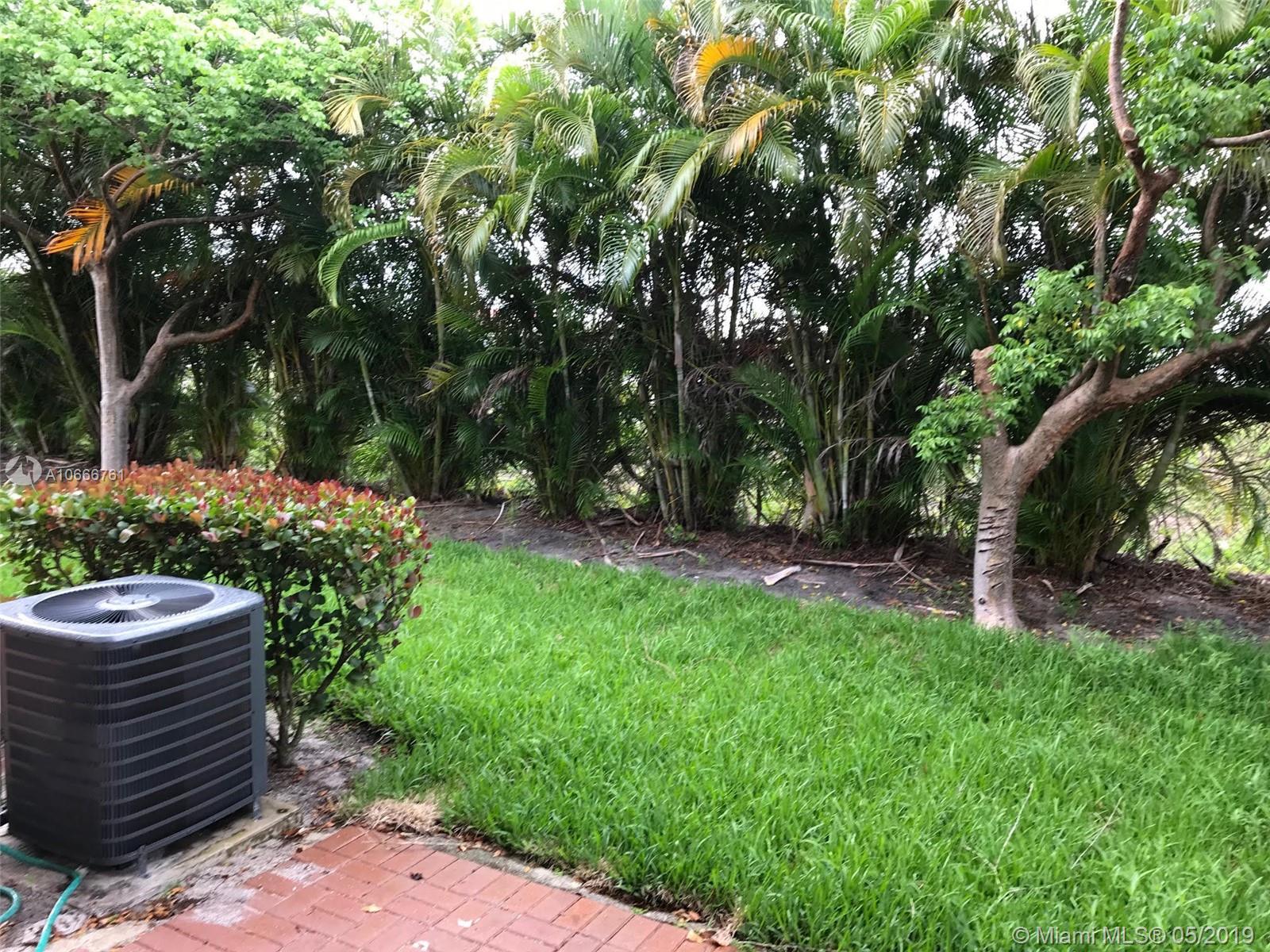 1900 Alamanda Way Riviera Beach, FL 33404 - Photo 10 of 11