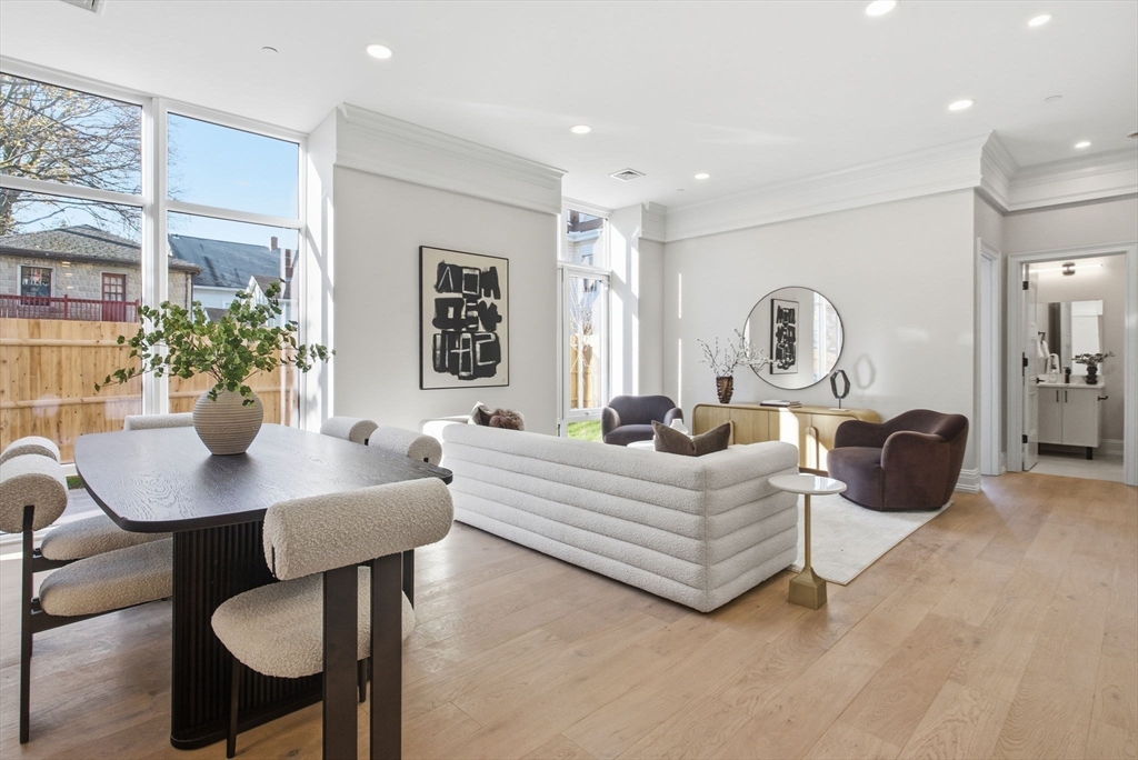 61 Hall Street, Unit 1 Waltham, MA 02453 - Photo 4 of 31