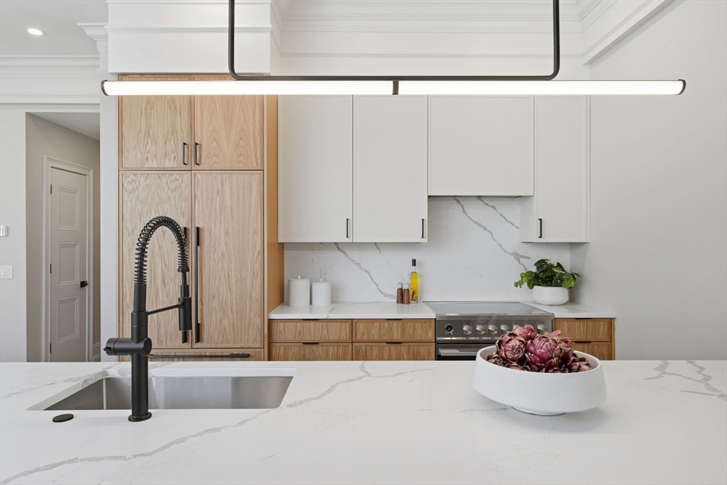 61 Hall Street, Unit 1 Waltham, MA 02453 - Photo 9 of 31