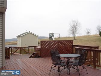 49 Knoll Road Coatesville, PA 19320 - Photo 2 of 11 Deck