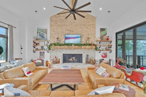 $5,200,000 | 1425 South Harper Street, Laurens, SC 29360