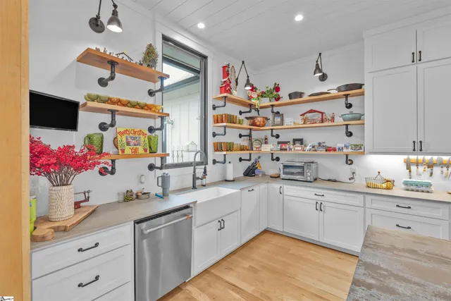 $5,200,000 | 1425 South Harper Street, Laurens, SC 29360