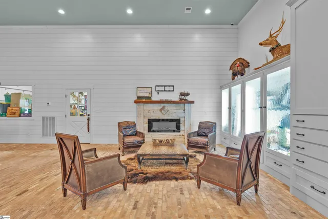 $5,200,000 | 1425 South Harper Street, Laurens, SC 29360