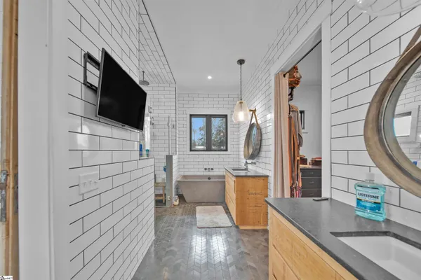 $5,200,000 | 1425 South Harper Street, Laurens, SC 29360