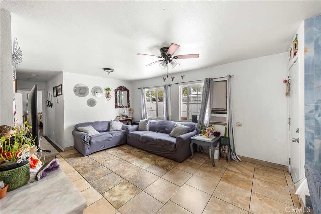 1219 South Downey Road Los Angeles, CA 90023 - Photo 4 of 25