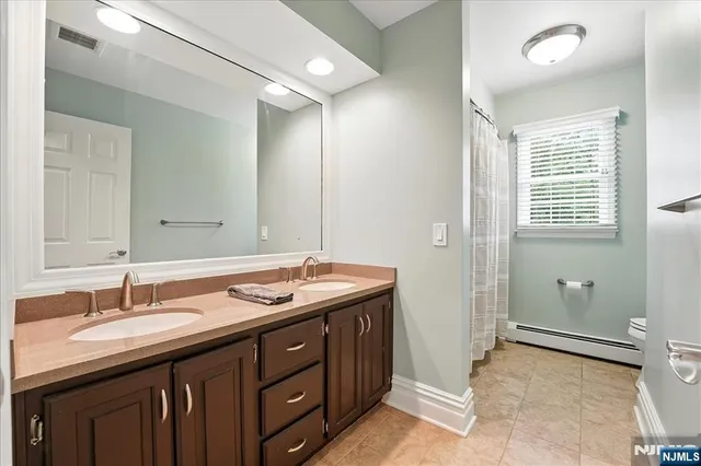 $1,599,000 | 856 Stonewall Court, Franklin Lakes, NJ 07417