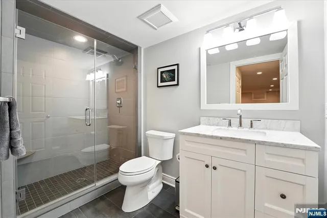 $1,599,000 | 856 Stonewall Court, Franklin Lakes, NJ 07417