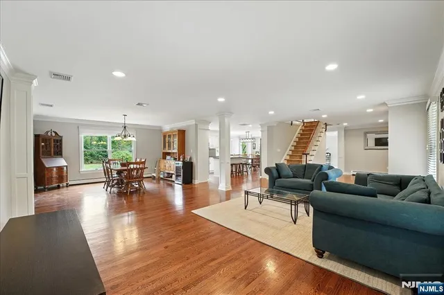 $1,599,000 | 856 Stonewall Court, Franklin Lakes, NJ 07417