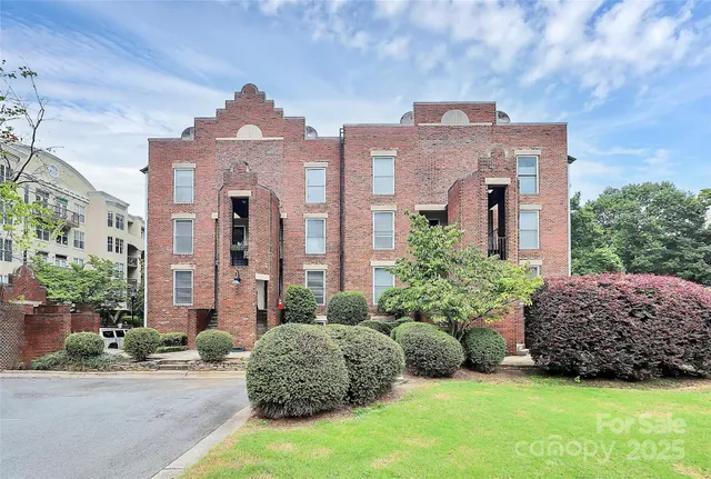 $469,000 | 328 West 6th Street, Unit 2, Charlotte, NC 28202