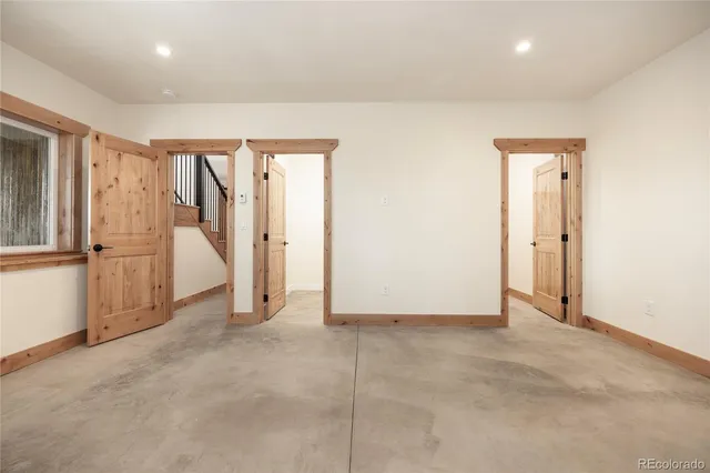 an empty room with a empty space