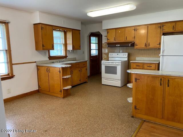 Kitchen/Dining area
