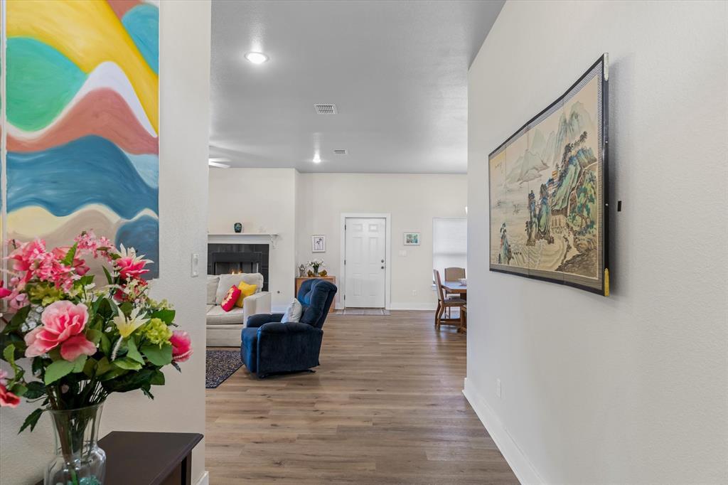1461 B VZ County Road Ben Wheeler, TX 75754 - Photo 6 of 40 a living room with furniture and flowers