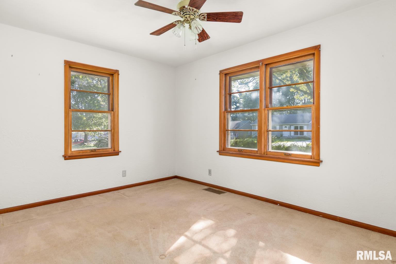 200 Mary Street Washington, IL 61571 - Photo 11 of 26 Gallery Image 11